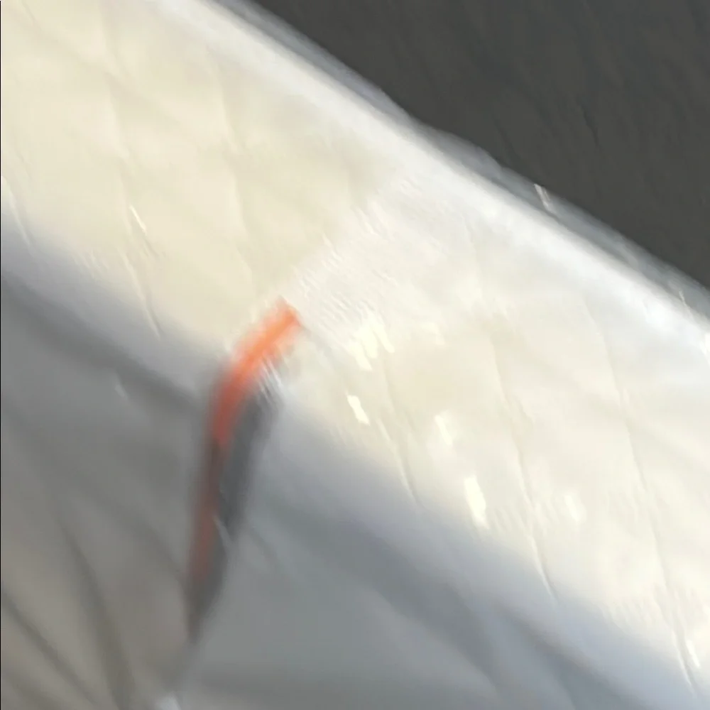 White Mattress Cover with Minimalist Design